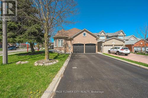 2 Black Hills Court, Brampton (Sandringham-Wellington), ON - Outdoor