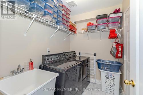 577 Rossellini Drive, Mississauga (Meadowvale Village), ON - Indoor Photo Showing Laundry Room