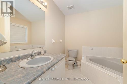 577 Rossellini Drive, Mississauga (Meadowvale Village), ON - Indoor Photo Showing Bathroom