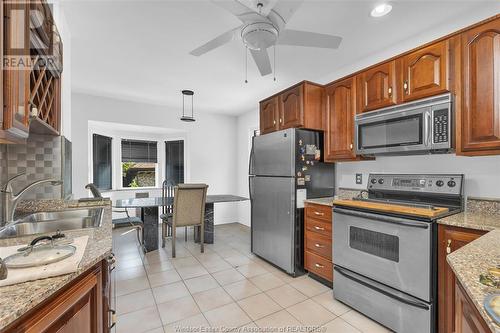 1077 Chilver Road, Windsor, ON - Indoor Photo Showing Kitchen With Double Sink