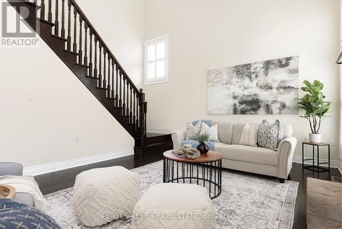 67 Clearbrook Trail, Bracebridge, ON - Indoor Photo Showing Living Room