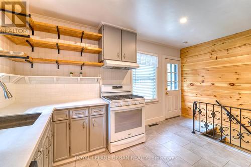 1466 Oakdale Street, London, ON - Indoor Photo Showing Kitchen