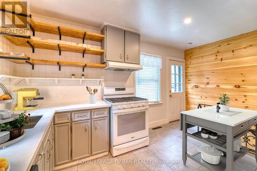 1466 Oakdale Street, London, ON - Indoor Photo Showing Kitchen