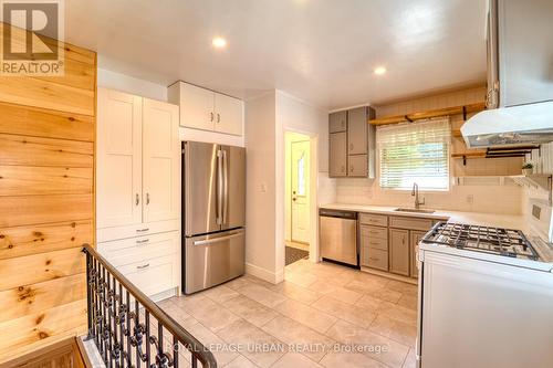 1466 Oakdale Street, London, ON - Indoor Photo Showing Kitchen