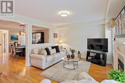 10 Lonsdale Court, Whitby (Lynde Creek), ON - Indoor Photo Showing Living Room