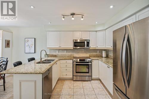 10 Lonsdale Court, Whitby (Lynde Creek), ON - Indoor Photo Showing Kitchen With Stainless Steel Kitchen With Double Sink With Upgraded Kitchen