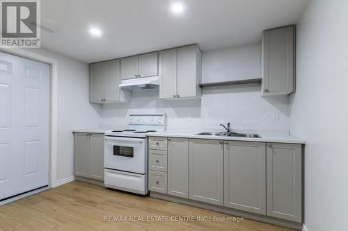 B - 99 Nickolas Crescent, Cambridge, ON - Indoor Photo Showing Kitchen With Double Sink