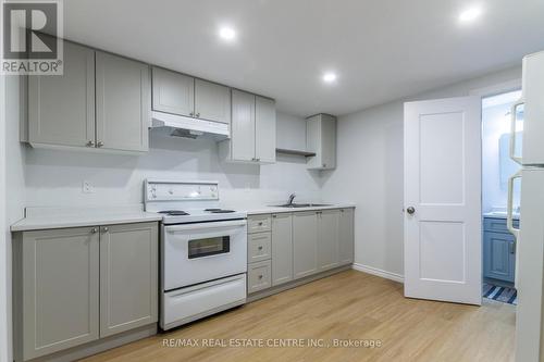 B - 99 Nickolas Crescent, Cambridge, ON - Indoor Photo Showing Kitchen