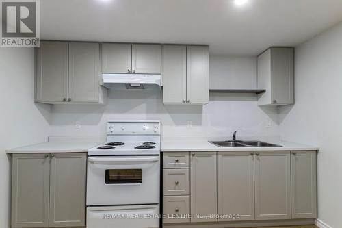 B - 99 Nickolas Crescent, Cambridge, ON - Indoor Photo Showing Kitchen With Double Sink