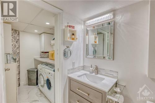 222 Guigues Avenue Unit#504, Ottawa, ON - Indoor Photo Showing Laundry Room