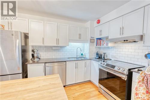 222 Guigues Avenue Unit#504, Ottawa, ON - Indoor Photo Showing Kitchen With Upgraded Kitchen