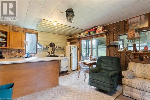 346 Cameron Road, Mattawa, ON - Indoor Photo Showing Kitchen