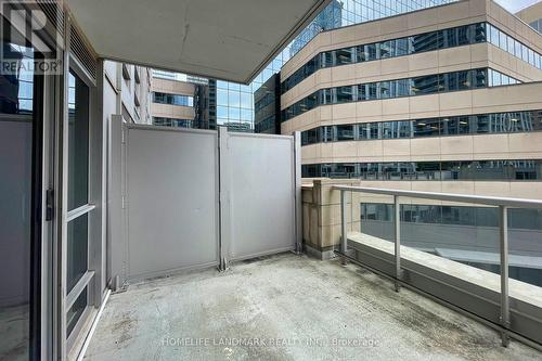 303 - 763 Bay Street, Toronto (Bay Street Corridor), ON - Outdoor