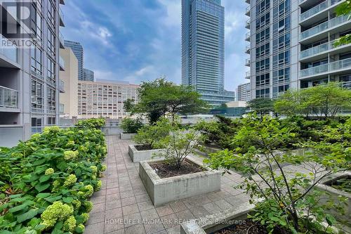 303 - 763 Bay Street, Toronto (Bay Street Corridor), ON - Outdoor With Facade