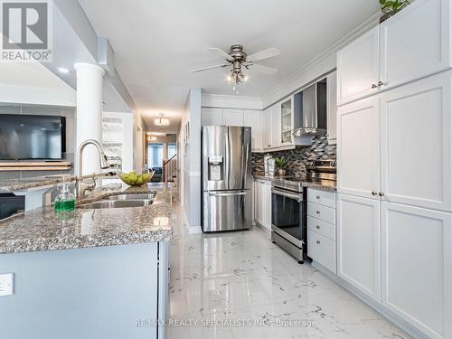 87 Porchlight Road, Brampton (Fletcher'S Creek Village), ON - Indoor Photo Showing Kitchen With Double Sink With Upgraded Kitchen