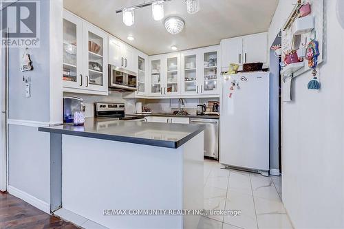 3145 Cantelon Crescent, Mississauga (Meadowvale), ON - Indoor Photo Showing Kitchen