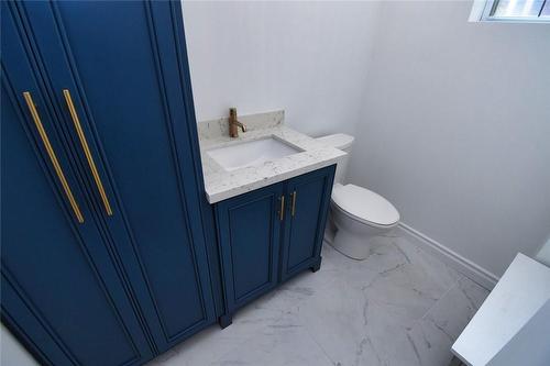 Main floor powder room - 185 Fairleigh Avenue S, Hamilton, ON - Indoor Photo Showing Bathroom