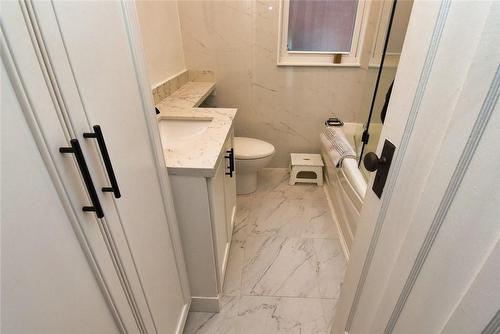 Lower level Bathroom - 185 Fairleigh Avenue S, Hamilton, ON - Indoor Photo Showing Bathroom