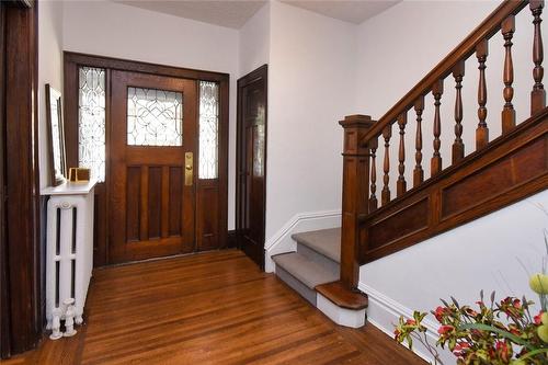 Regal entryway with leaded glass windows - 185 Fairleigh Avenue S, Hamilton, ON - Indoor Photo Showing Other Room