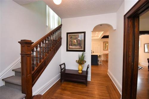 Foyer - 185 Fairleigh Avenue S, Hamilton, ON - Indoor Photo Showing Other Room