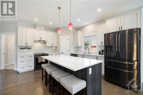 1322 Country Lane, Winchester, ON - Indoor Photo Showing Kitchen With Upgraded Kitchen