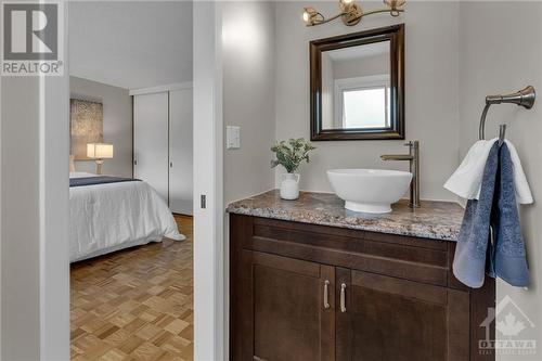 1999 Woodglen Crescent, Ottawa, ON - Indoor Photo Showing Bathroom