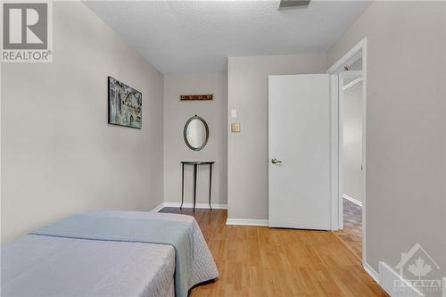 1999 Woodglen Crescent, Ottawa, ON - Indoor Photo Showing Bedroom