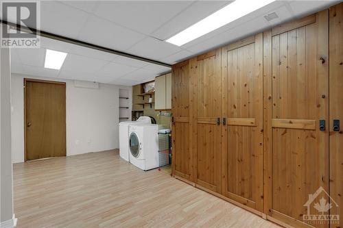 1999 Woodglen Crescent, Ottawa, ON - Indoor Photo Showing Laundry Room