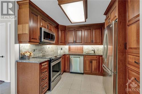 1999 Woodglen Crescent, Ottawa, ON - Indoor Photo Showing Kitchen