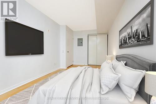 212 - 1050 The Queensway, Toronto (Islington-City Centre West), ON - Indoor Photo Showing Bedroom