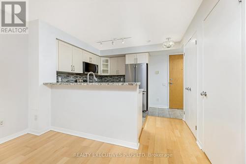 212 - 1050 The Queensway, Toronto (Islington-City Centre West), ON - Indoor Photo Showing Kitchen