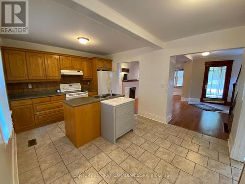 370 Victoria Street, London, ON - Indoor Photo Showing Kitchen