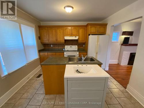 370 Victoria Street, London, ON - Indoor Photo Showing Kitchen