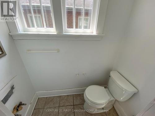 370 Victoria Street, London, ON - Indoor Photo Showing Bathroom