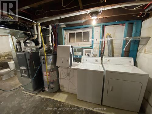 370 Victoria Street, London, ON - Indoor Photo Showing Laundry Room