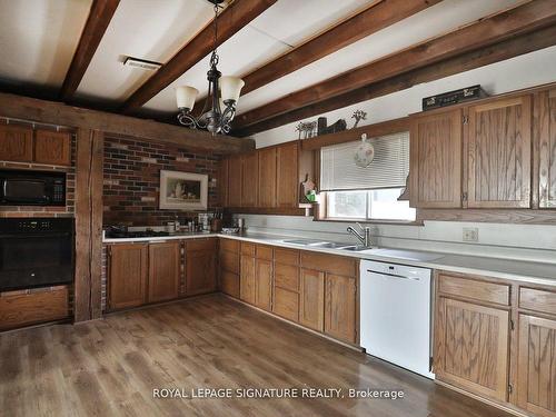 1694 Centre Rd, Hamilton, ON - Indoor Photo Showing Kitchen With Double Sink