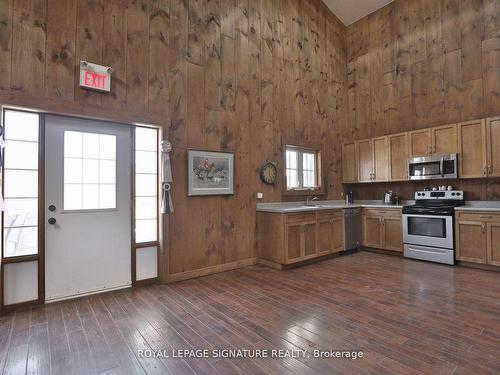 1694 Centre Rd, Hamilton, ON - Indoor Photo Showing Kitchen