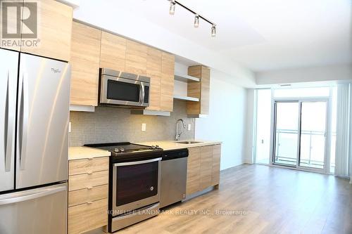 Ph20 - 525 Adelaide Street W, Toronto (Waterfront Communities), ON - Indoor Photo Showing Kitchen