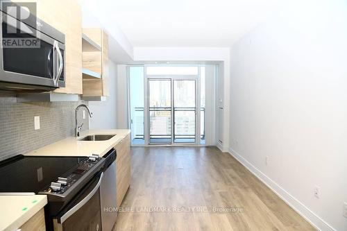 Ph20 - 525 Adelaide Street W, Toronto (Waterfront Communities), ON - Indoor Photo Showing Kitchen With Upgraded Kitchen