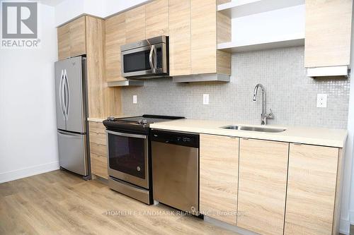 Ph20 - 525 Adelaide Street W, Toronto (Waterfront Communities), ON - Indoor Photo Showing Kitchen With Upgraded Kitchen