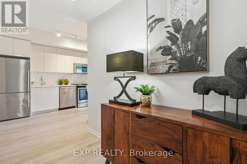 510 - 3237 Bayview Avenue, Toronto (Bayview Woods-Steeles), ON - Indoor Photo Showing Kitchen With Stainless Steel Kitchen