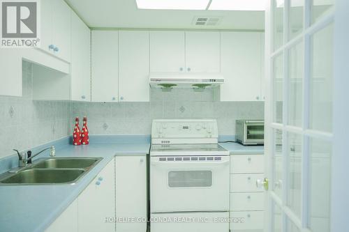 #1707 - 225 Bamburgh Circle, Toronto (Steeles), ON - Indoor Photo Showing Kitchen With Double Sink