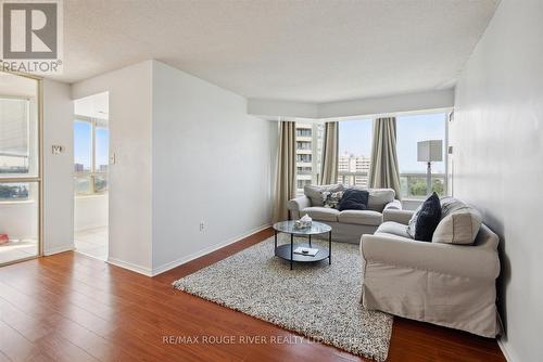 1521 - 3 Greystone Walk Drive, Toronto (Kennedy Park), ON - Indoor Photo Showing Living Room