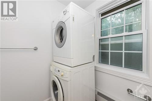 174 Columbus Avenue, Ottawa, ON - Indoor Photo Showing Laundry Room