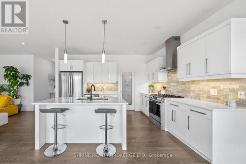 2895 Heardcreek Trail, London, ON - Indoor Photo Showing Kitchen With Upgraded Kitchen