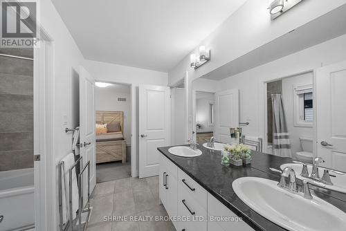 2895 Heardcreek Trail, London, ON - Indoor Photo Showing Bathroom