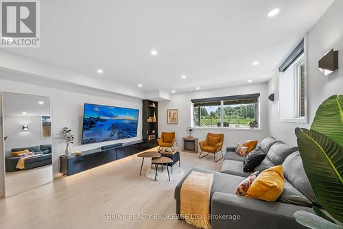 2895 Heardcreek Trail, London, ON - Indoor Photo Showing Living Room