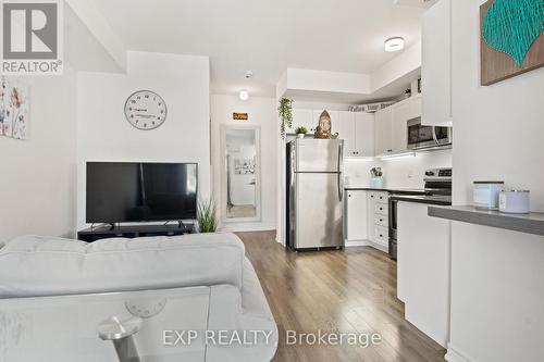 10 - 2590 William Jackson Drive, Pickering (Duffin Heights), ON - Indoor Photo Showing Kitchen