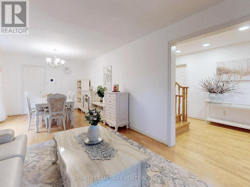 64 Bradgate Drive, Markham, ON - Indoor Photo Showing Living Room