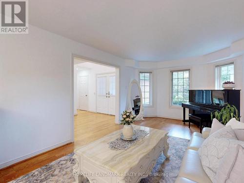 64 Bradgate Drive, Markham, ON - Indoor Photo Showing Living Room